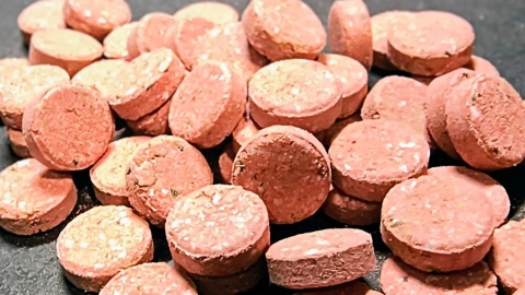 Zestaw 4×200g – Pokarm w tabletkach dla ryb akwariowych Kirysków Glonojada